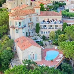 Le Chateau Des Costes Pensión